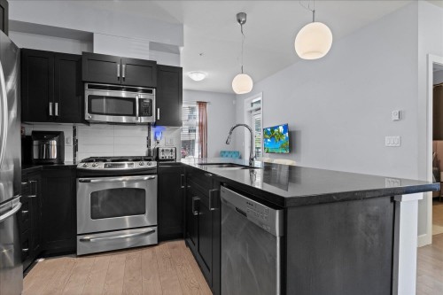 111-20058 Fraser Highway, Langley, BC 