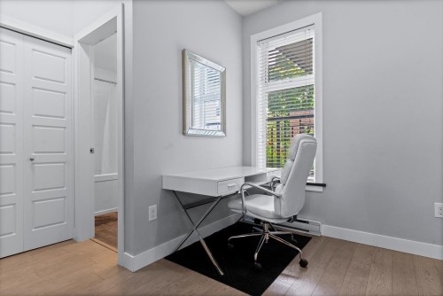 111-20058 Fraser Highway, Langley, BC 