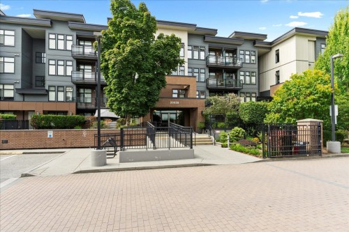 111-20058 Fraser Highway, Langley, BC 