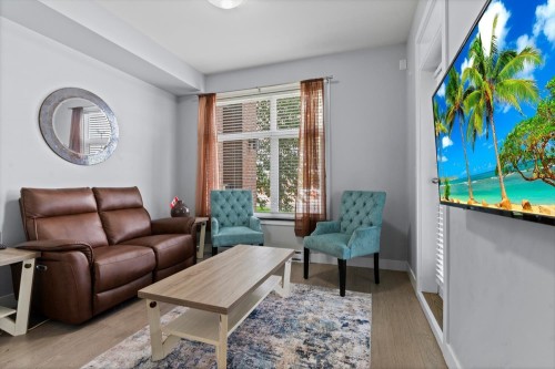 111-20058 Fraser Highway, Langley, BC 