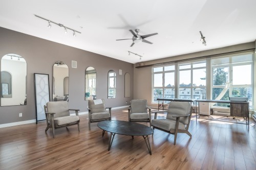 409-20238 Fraser Highway, Langley, BC 