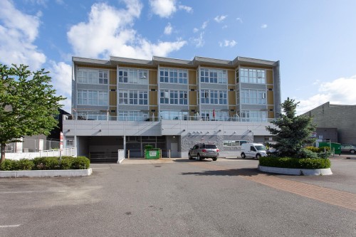 409-20238 Fraser Highway, Langley, BC 