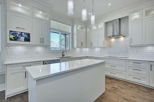 7715 154A Street, Surrey, BC 