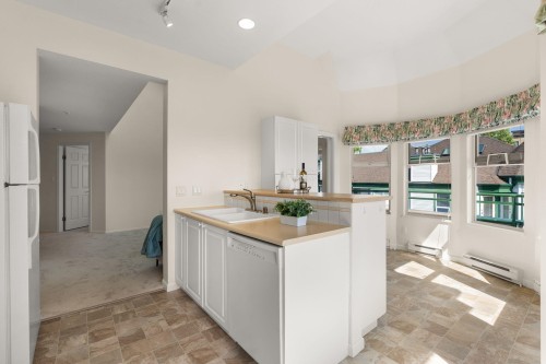 404-1576 Merklin Street, White Rock, BC 