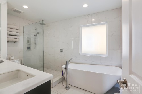 942 Maple Street, White Rock, BC 