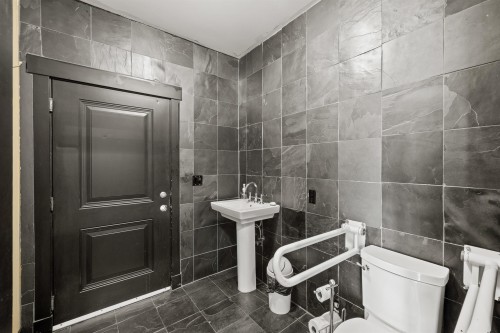 2518 Whatcom Road, Abbotsford, BC 