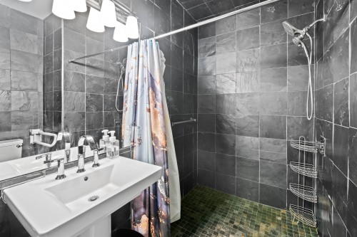 2518 Whatcom Road, Abbotsford, BC 