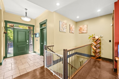 2518 Whatcom Road, Abbotsford, BC 