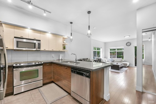 76-6299 144 Street, Surrey, BC 