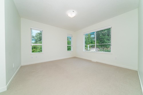 81-16561 17A Avenue, Surrey, BC 