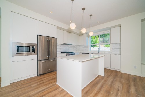 81-16561 17A Avenue, Surrey, BC 