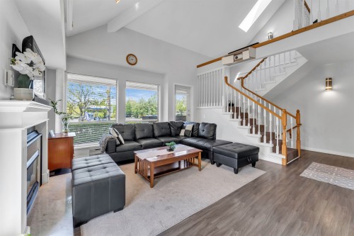 21-12172 72 Avenue  Surrey, BC V3W 2L9