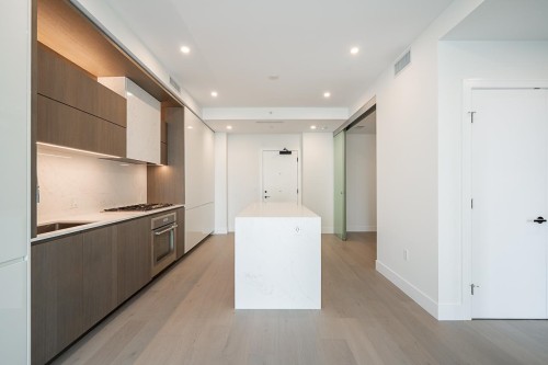 212-1342 Johnston Road, White Rock, BC 