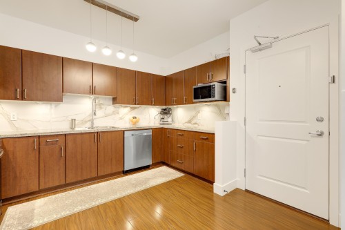 304-19830 56 Avenue, Langley, BC 