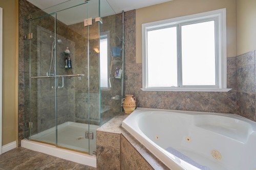 6758 150 Street, Surrey, BC 