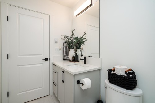 608-3528 146A Street, Surrey, BC 