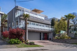 15145 Victoria Avenue  White Rock, BC V4B 1G5