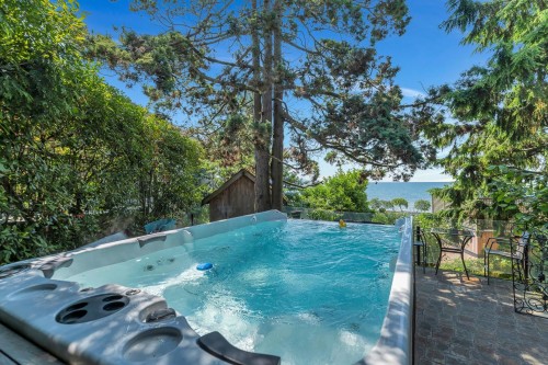 14810 Prospect Avenue, Surrey, BC 