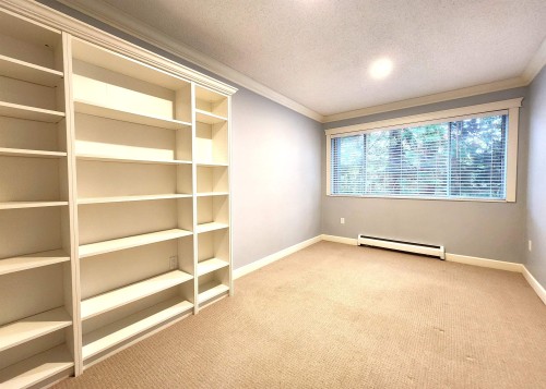 102-5664 200 Street, Langley, BC 