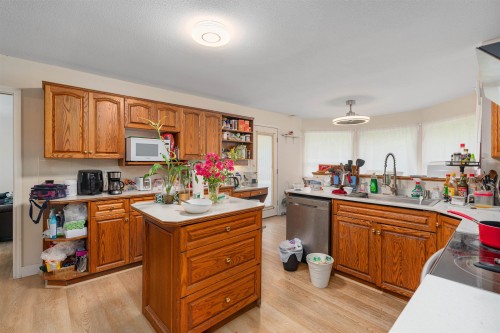 13139 14 Avenue, Surrey, BC 