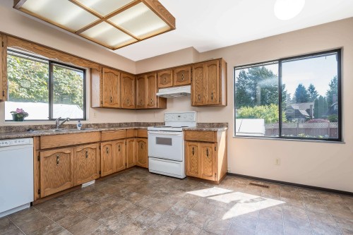 2080 156A Street, Surrey, BC 