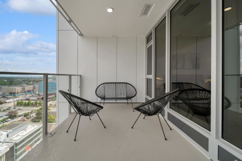 1808-9675 King George Boulevard, Surrey, BC 