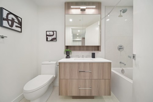 1808-9675 King George Boulevard, Surrey, BC 