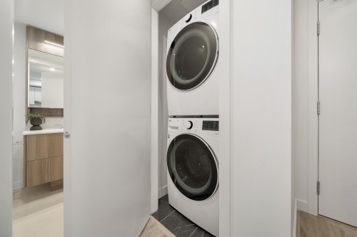 1808-9675 King George Boulevard, Surrey, BC 