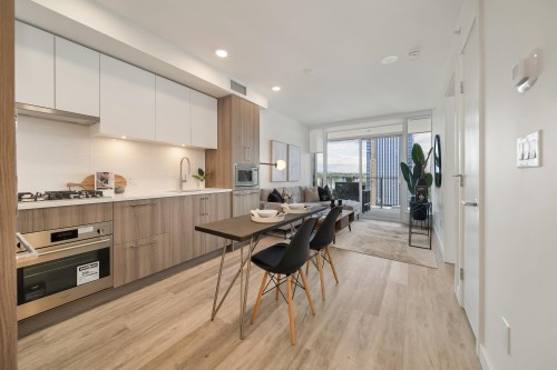 1808-9675 King George Boulevard, Surrey, BC 