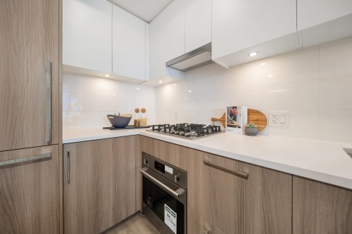 1808-9675 King George Boulevard, Surrey, BC 