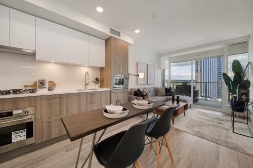 1808-9675 King George Boulevard, Surrey, BC 