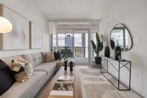 1808-9675 King George Boulevard, Surrey, BC 