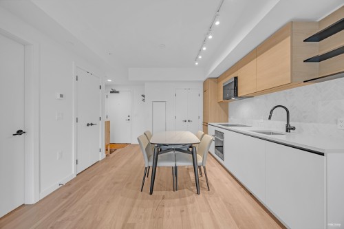 302-10448 University Drive, Surrey, BC 