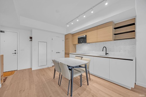 302-10448 University Drive, Surrey, BC 