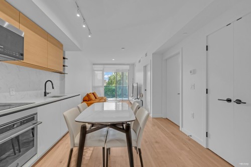 302-10448 University Drive, Surrey, BC 