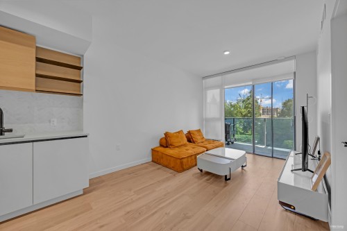 302-10448 University Drive, Surrey, BC 