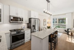 211-20932 83 Avenue  Langley, BC V2Y 0K8