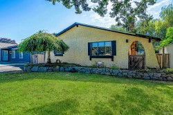 19966 52 Avenue  Langley, BC V3A 6T1