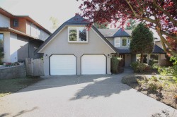 13572 14a Avenue  Surrey, BC V4A 9E7