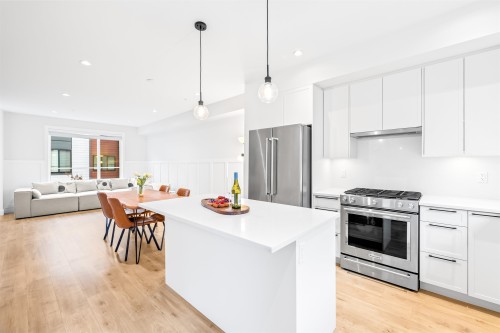 18-19897 75a Avenue  Langley, BC V2Y 3S2