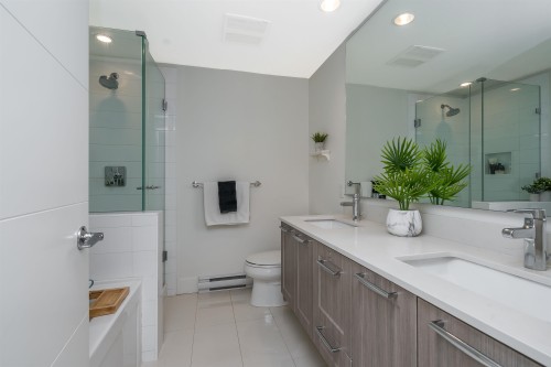 8-15918 Mountain View Drive, Surrey, BC 