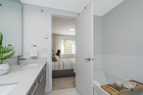 8-15918 Mountain View Drive, Surrey, BC 