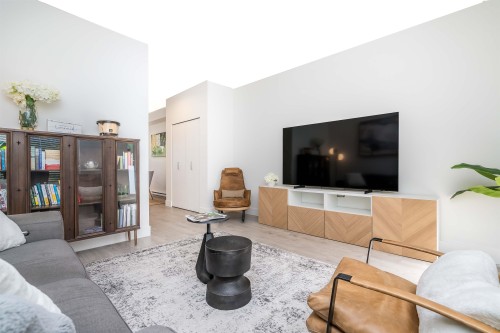 8-15918 Mountain View Drive, Surrey, BC 