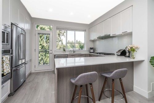 8-15918 Mountain View Drive, Surrey, BC 