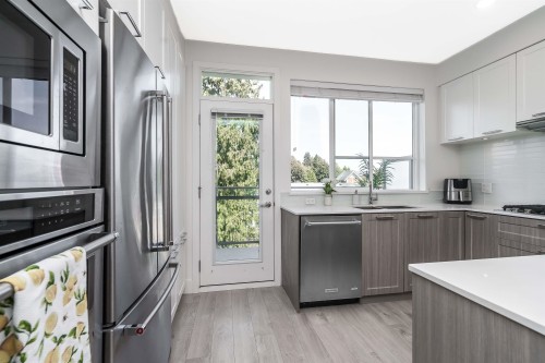 8-15918 Mountain View Drive, Surrey, BC 