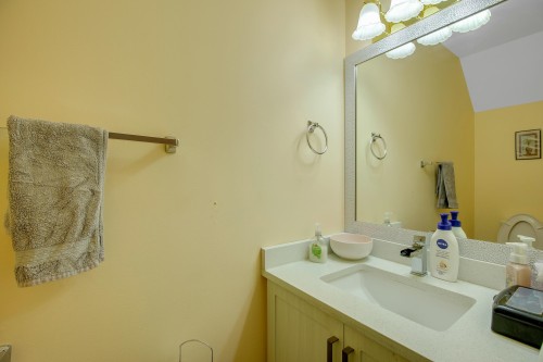 6960 143A Street, Surrey, BC 