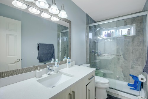 6960 143A Street, Surrey, BC 