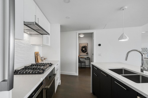 1108-1588 Johnston Road, White Rock, BC 