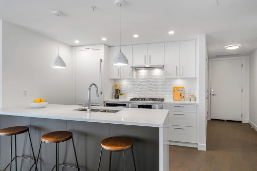 1108-1588 Johnston Road, White Rock, BC 