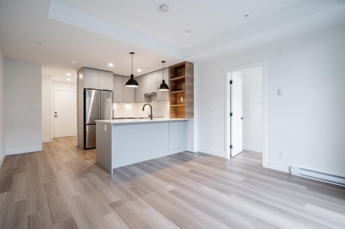 405-10778 138 Street, Surrey, BC 